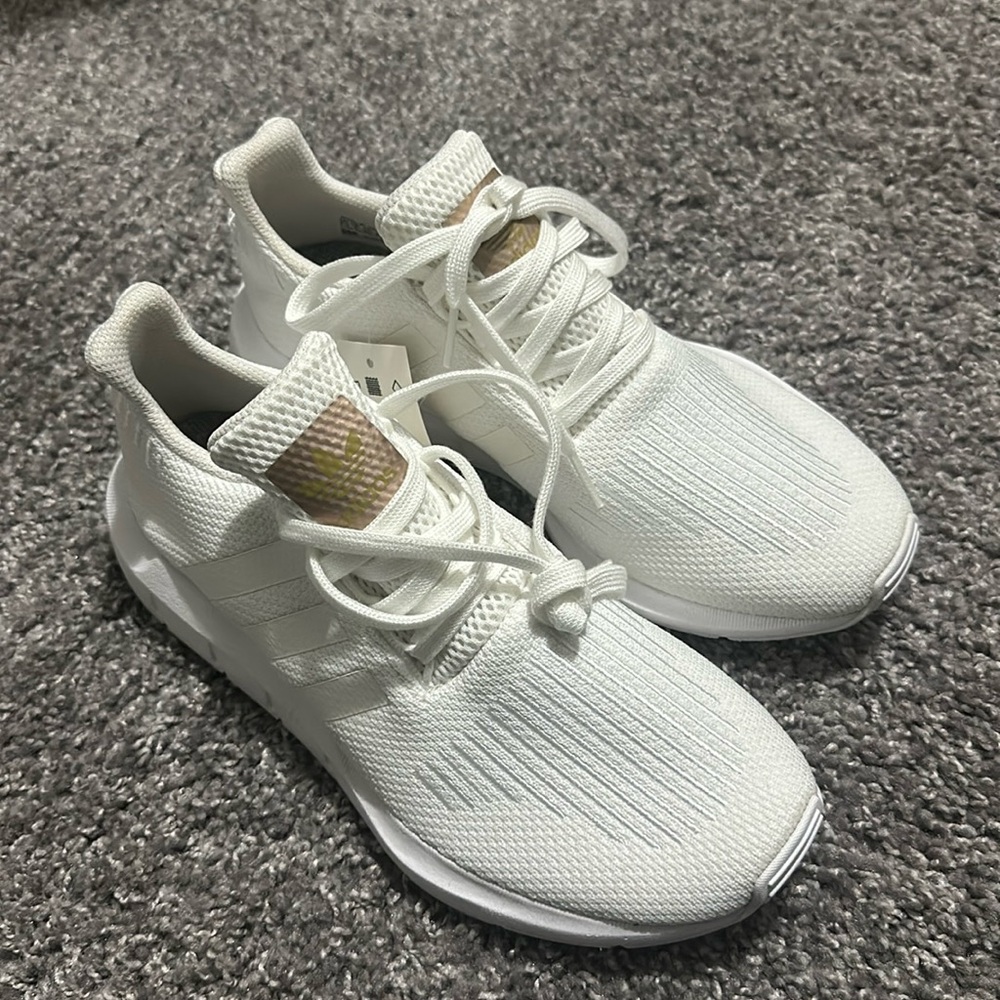 Adidas swift run shoes